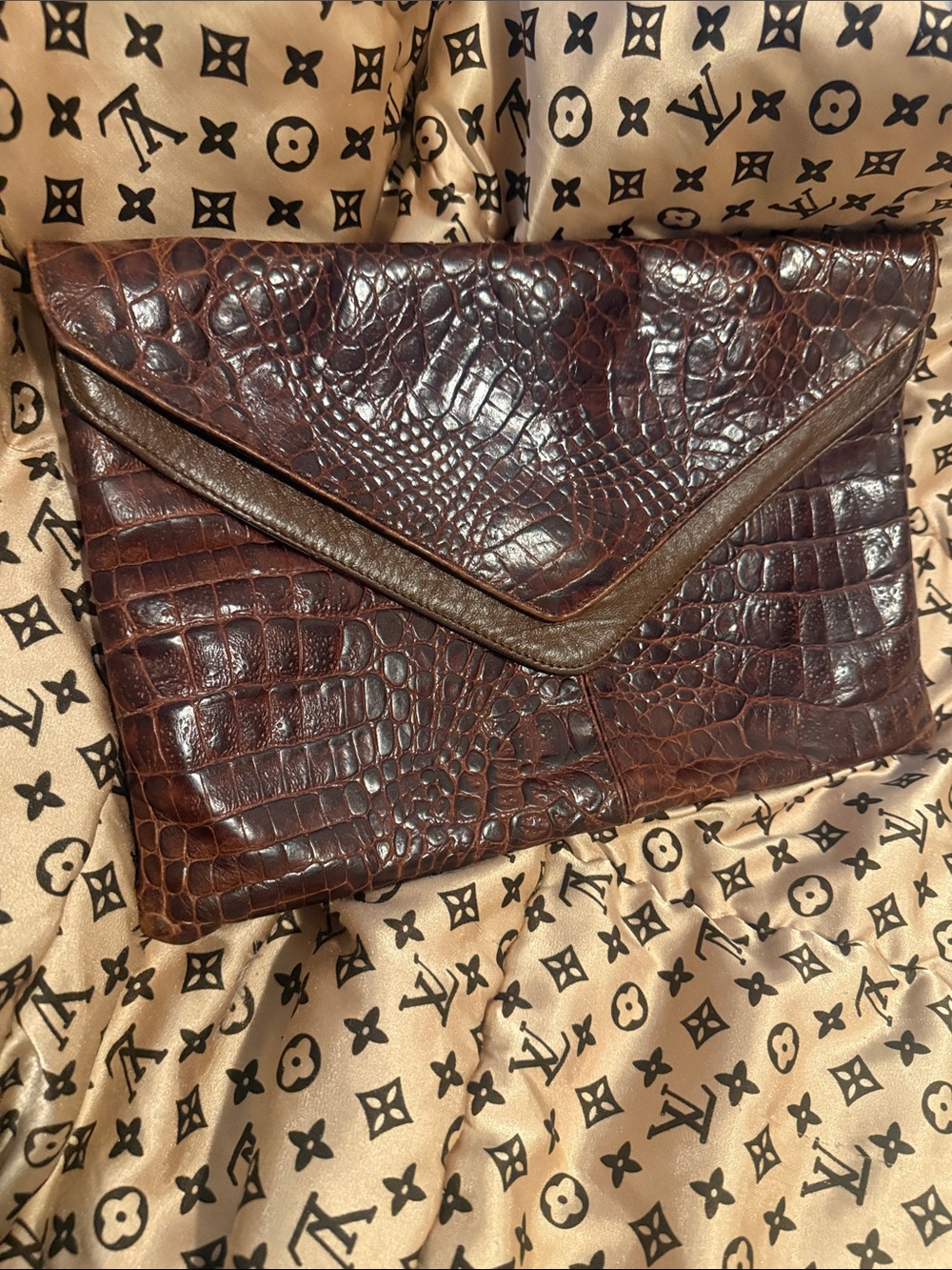 Vintage 70s EATON Croc Embossed Oxblood Red Leather Shoulder Bag Handbag Purse